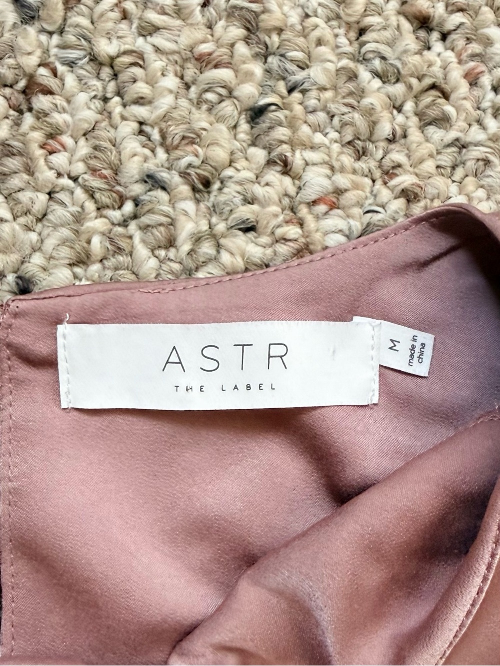 ASTR The Label Mauve Satin Blouse | Medium - Picture 4 of 7